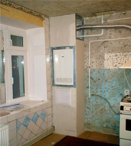 Кухня с коммуникациями