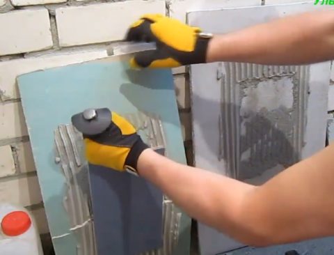 Эксперимент: отбить плитку зубилом от ГВЛ оказалось проще, чем от ГКЛ