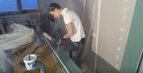Нанесение пены на образованный угол