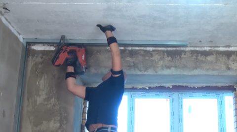 Пистолет прекрасно пробивает и железобетон