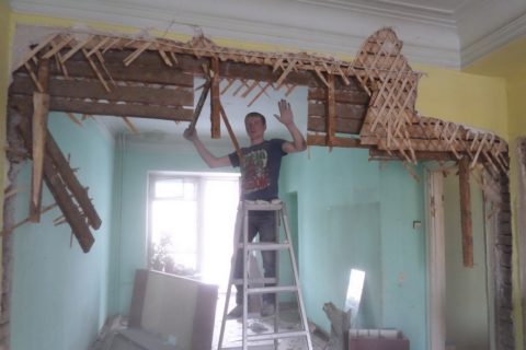 Демонтаж деревянной перегородки