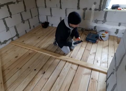 Монтаж основания перегородки на пол