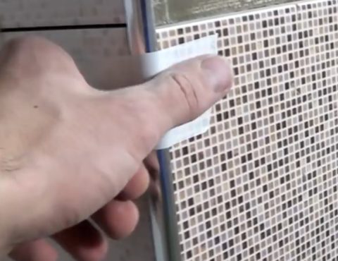 Фиксация уголка скотчем