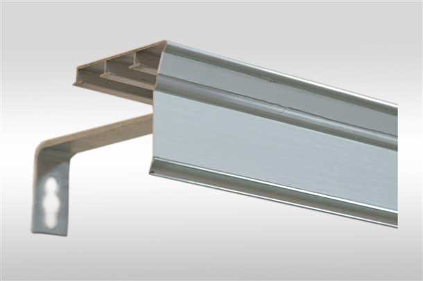 Шаг 4: Крепление карниза