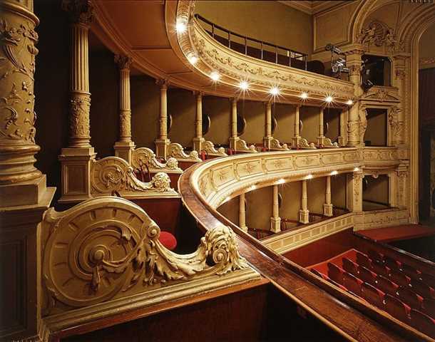 Партерный балкон