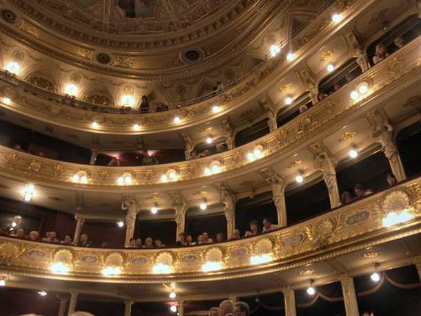 Технические характеристики и требования к балкону в театре