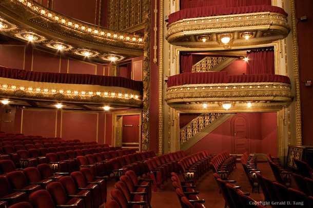 Дизайн и конструкция балконов в театральных зданиях