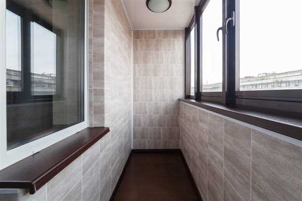 Недостатки пластиковой отделки стен: