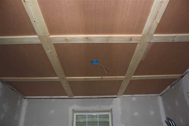 Уникальные идеи для зашивки потолка в спальне