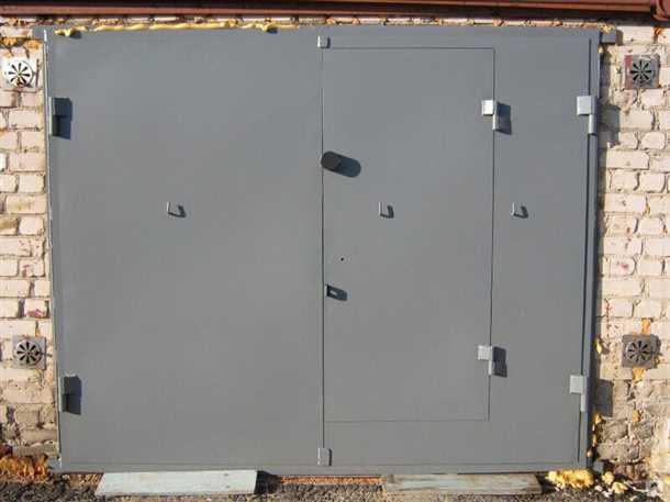 Создание каркаса и закрепление петель к двери