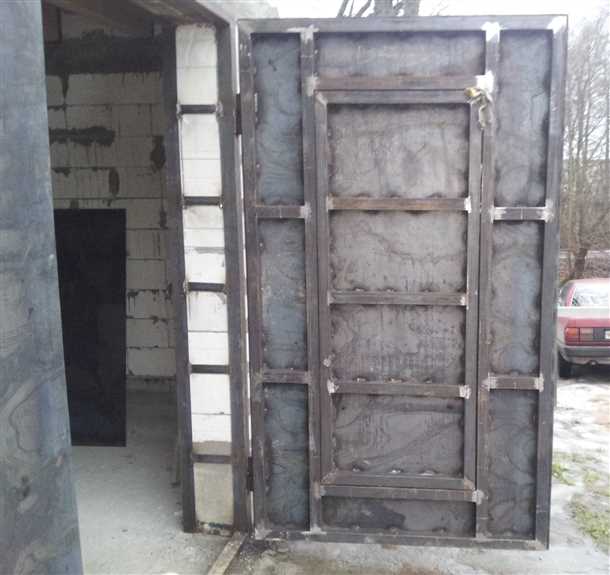 Дверь в гараж своими руками Дверь в гараж своими руками