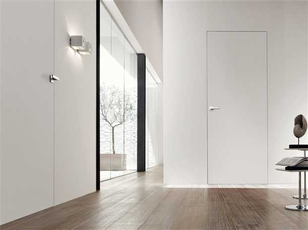 Выбор краски для дверей