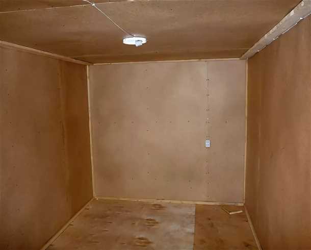 Выбор краски для покраски ДВП