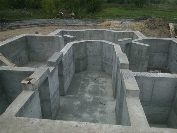 Как выбрать подрядчика для строительства фундамента под цокольный этаж