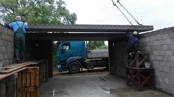 Преимущества гаражей из плит