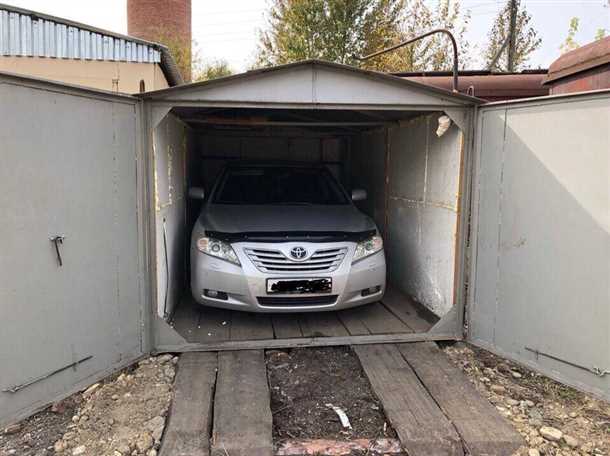Гараж металлический: утепление ворот