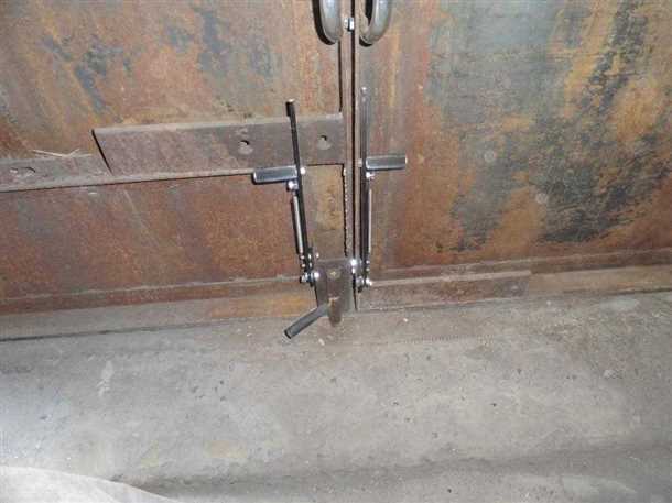 Защита от проникновения пыли и грязи в механизм гаражных ворот