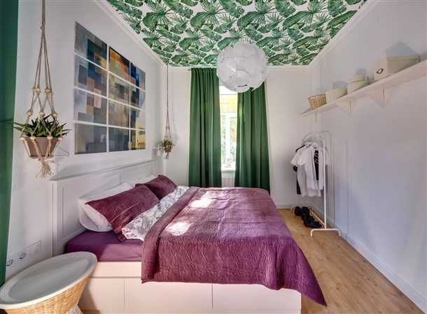 Типы обоев для потолка и их особенности