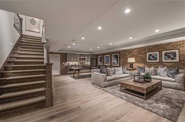 Добавление элементов декора и растений для завершения образа