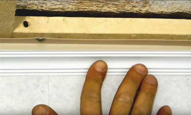 Как выбрать идеальные потолочные плинтусы