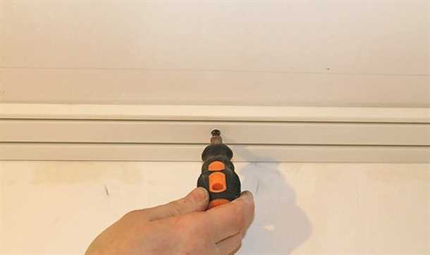 Плинтус потолочный: декор и практичность