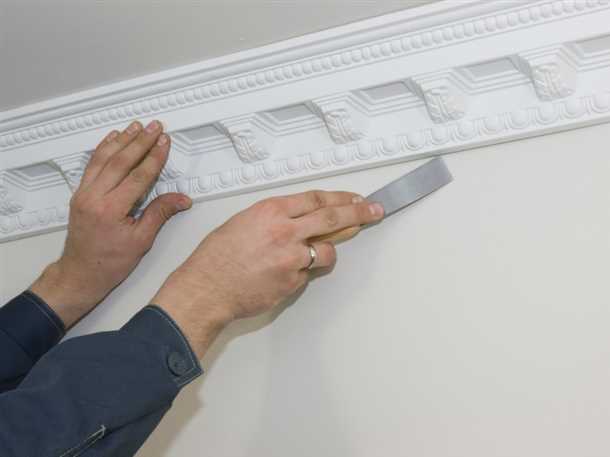 Очищение и покраска плинтуса