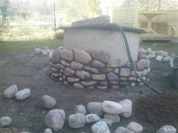 Уход за облицовкой колодца из камня