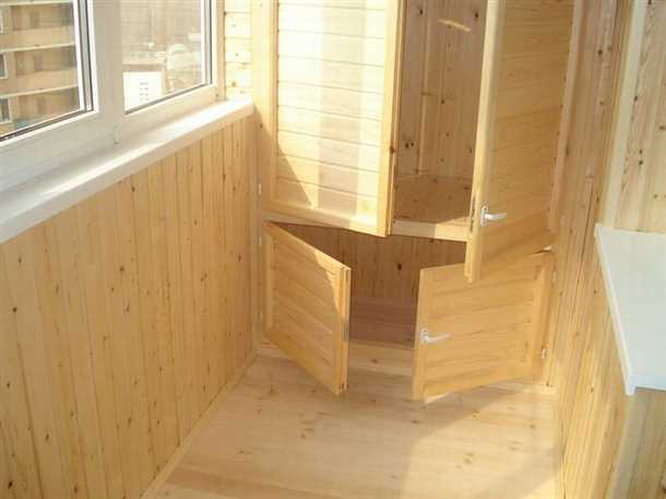 Преимущества обшивки балкона вагонкой