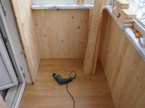 Необходимый инструмент для обшивки балкона вагонкой