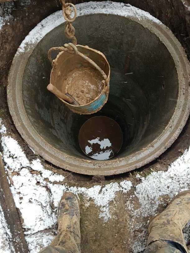 2. Откачайте воду