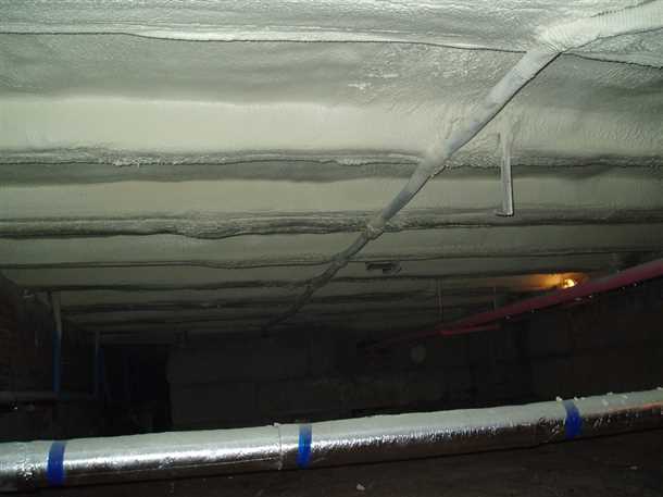 Осушите поверхность потолка