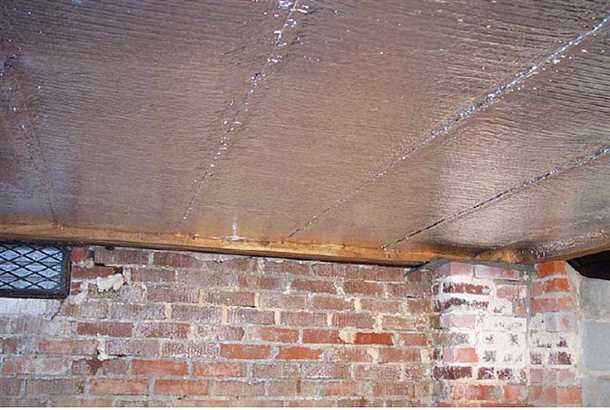 Пылесосите поверхность потолка