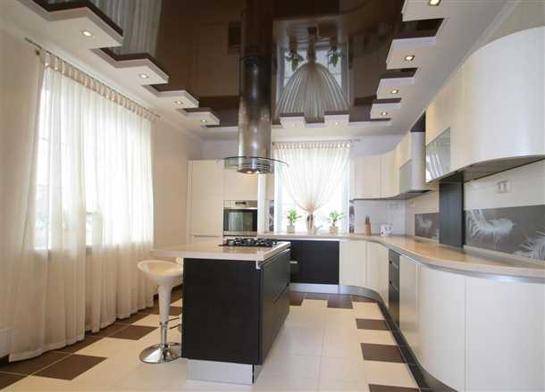 Какой потолок выбрать на кухне для создания уютной атмосферы?