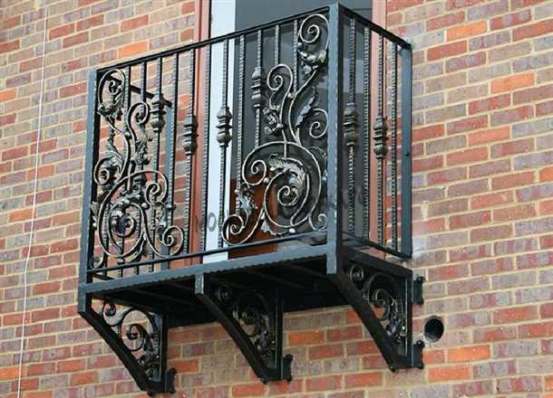 Шаг 5: Установка балюстрады и перил