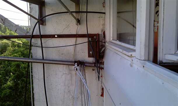 Варианты крепления антенны на лоджии