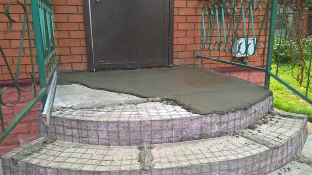 Крыльцо монолитное