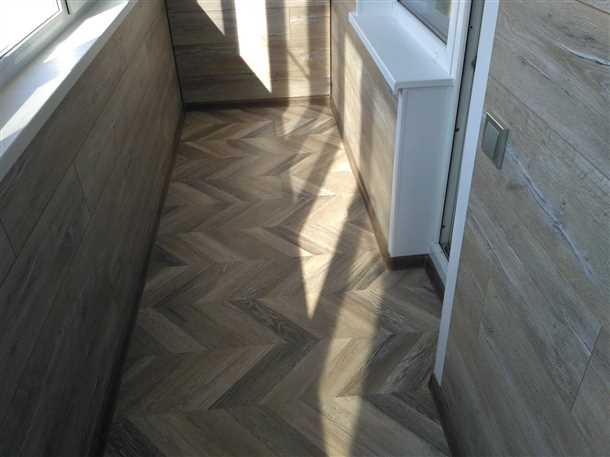 Преимущества ламината на балконе