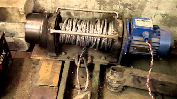 Механическая лебедка для гаража