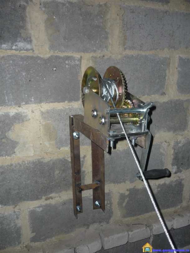 Лебедка в гараже Лебедка в гараже