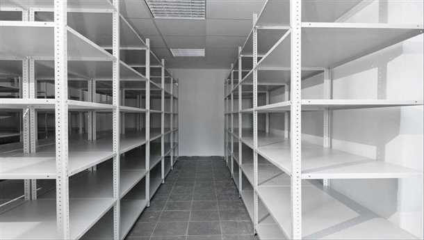 Преимущества использования металлических стеллажей в подвалах и погребах: