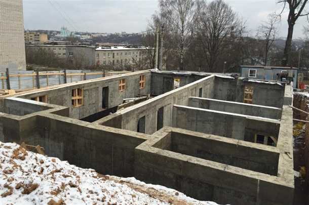 Монолитный цокольный этаж