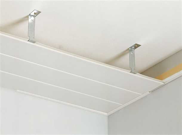 Сравнение пластиковых панелей с другими материалами для потолка