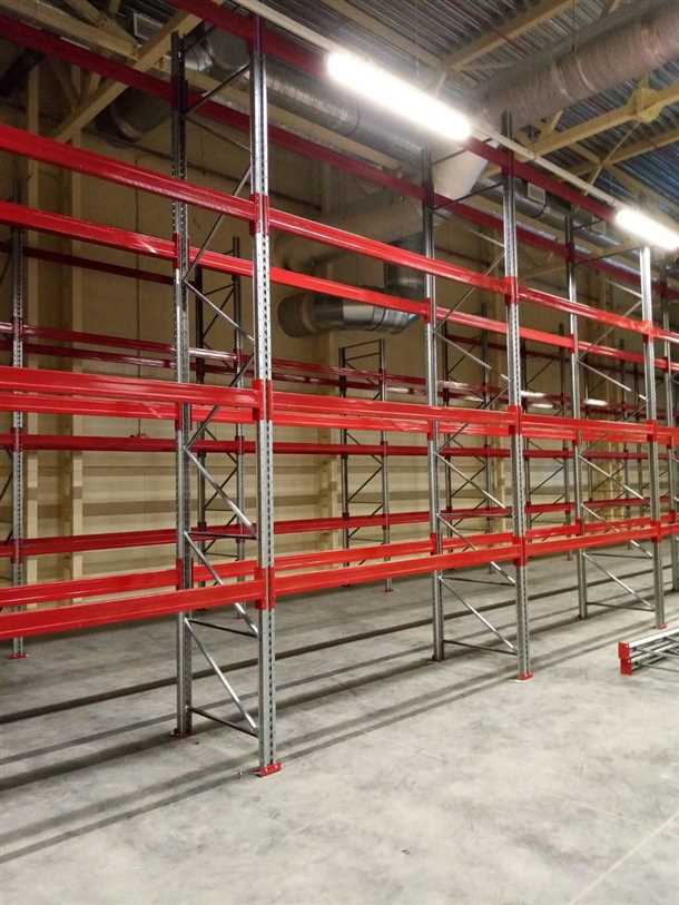 Выбор подходящих стеллажей