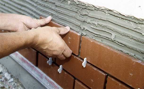 Подготовка поверхности фасада