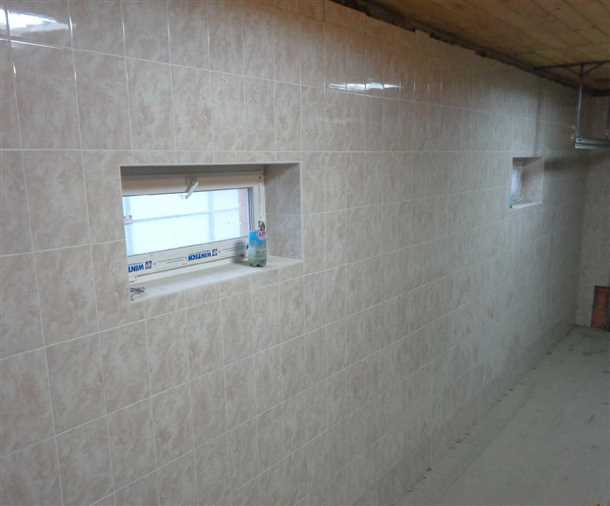 Процесс укладки плитки на гаражном полу