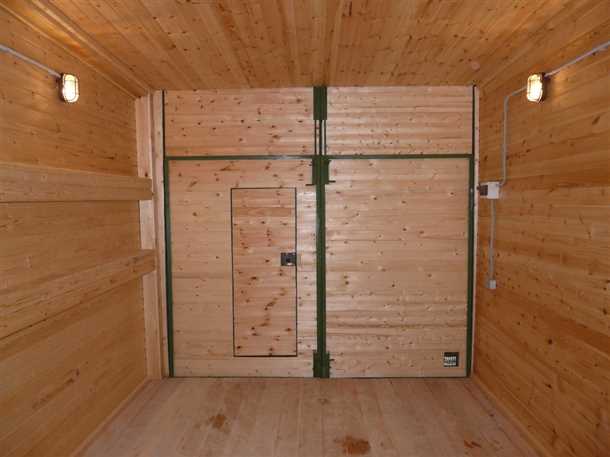 3. Облицовка гаража вагонкой с комбинированным расположением панелей
