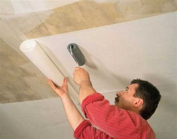 Преимущества флизелиновых обоев для потолка