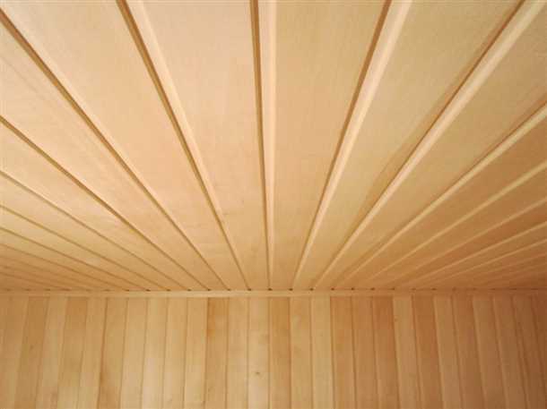 Выбор материала для обшивки потолка вагонкой