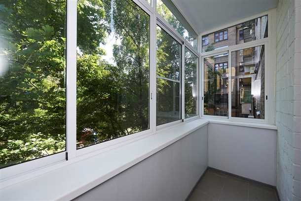 Дизайн и варианты алюминиевого остекления балкона