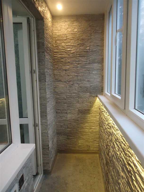 Примеры готовых работ по отделке балконов искусственным камнем